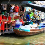 In Bangkok – Taling chan floating market